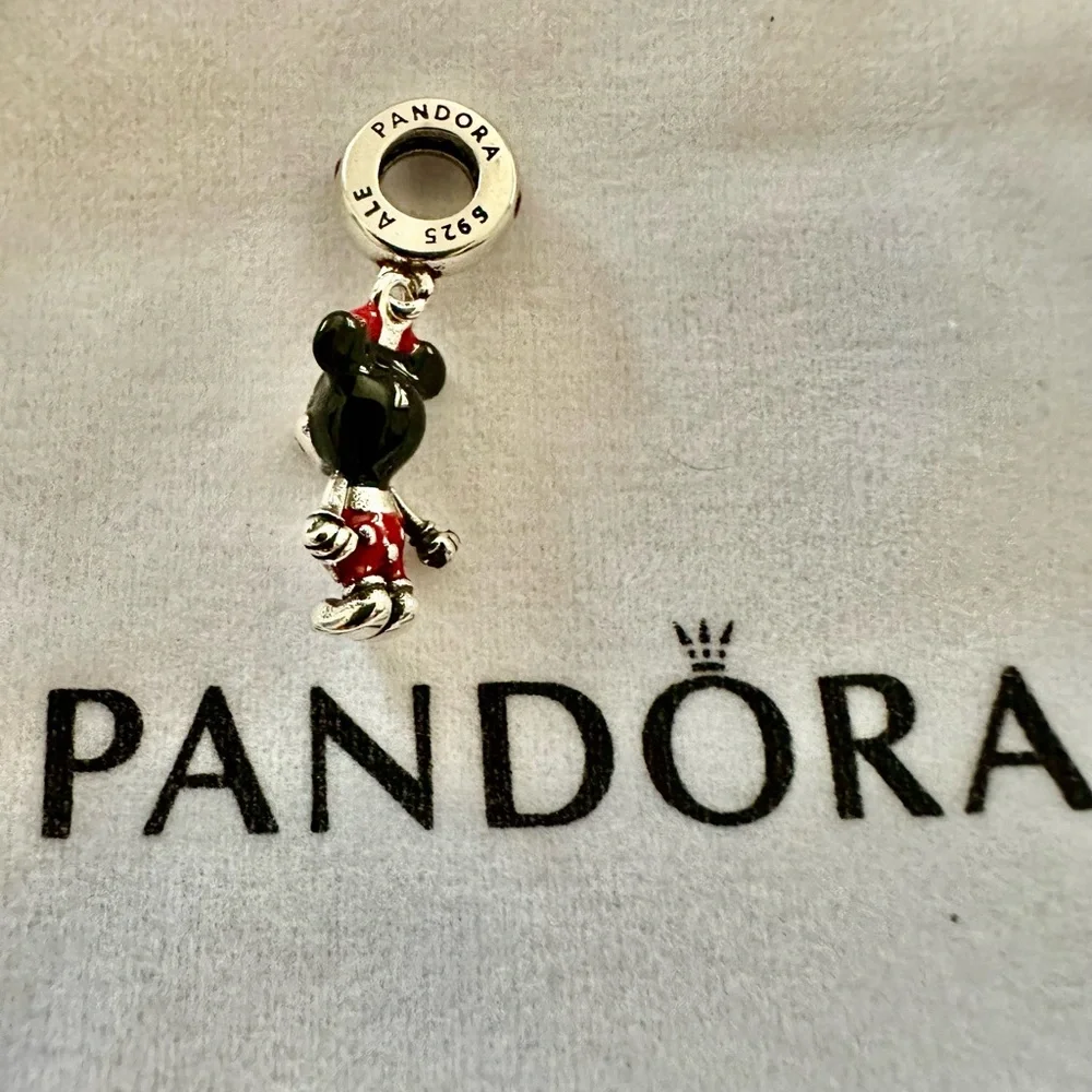 Disney x PANDORA Minnie Mouse Charm